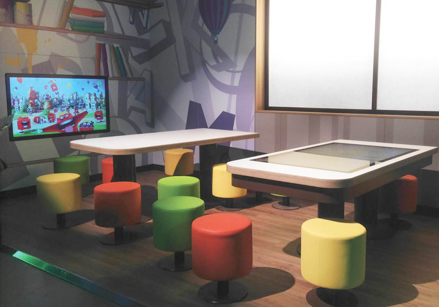 Touchwindow - LA DIGITALIZZAZIONE NEI RISTORANTI: TRA FAMILY AREA E DIGITAL MENU BOARD