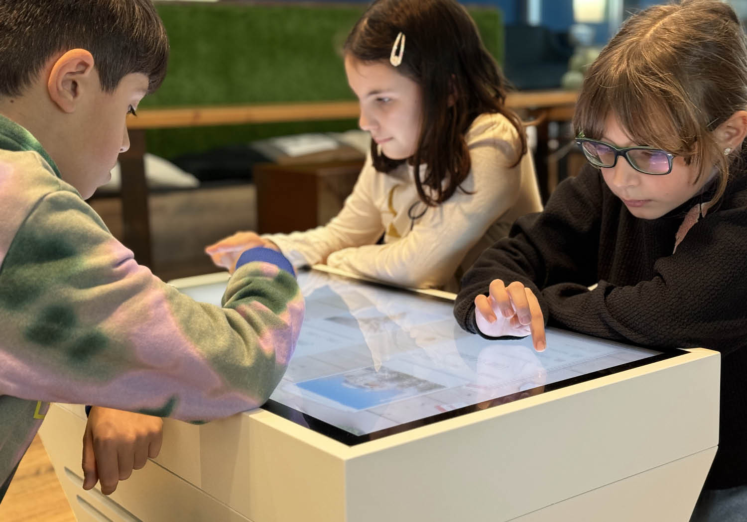 Touchwindow - LA DIGITALIZZAZIONE NEI RISTORANTI: TRA FAMILY AREA E DIGITAL MENU BOARD
