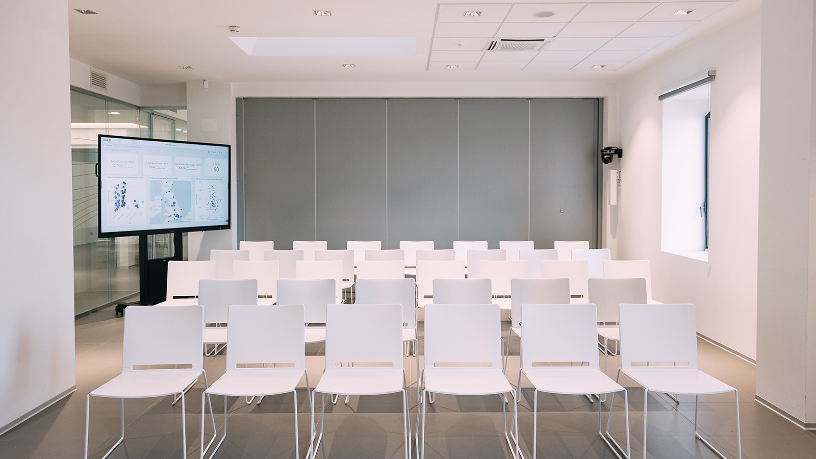 Touchwindow - Technology and furniture: integrated solutions that improve people’s well-being and work quality