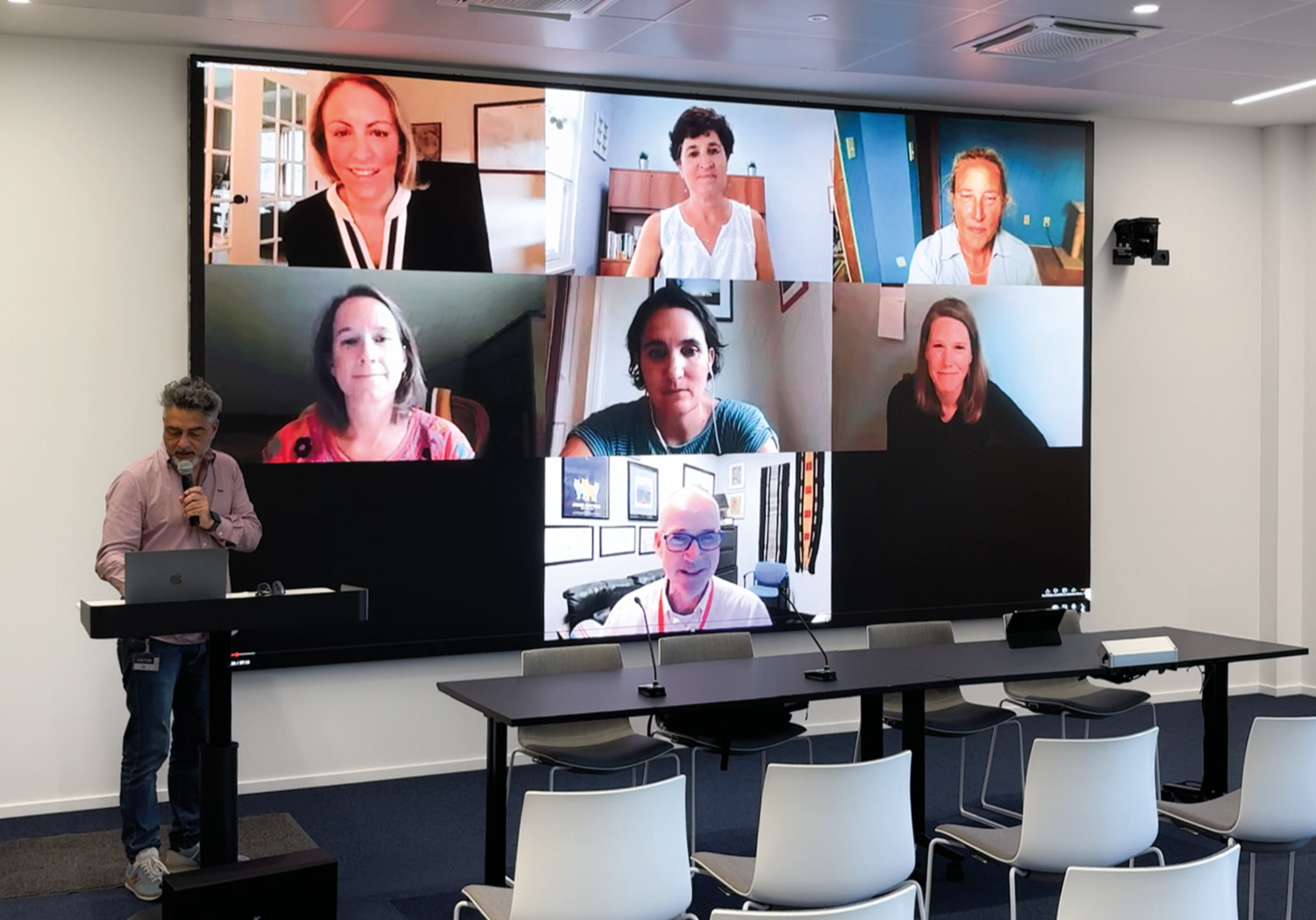 Touchwindow - THE FUTURE IS… LED: DISPLAY SYSTEMS FOR DIGITAL ENVIRONMENTS
