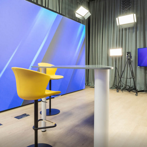 IL FUTURO È... LED: SISTEMI DI VISUALIZZAZIONE PER AMBIENTI DIGITALI