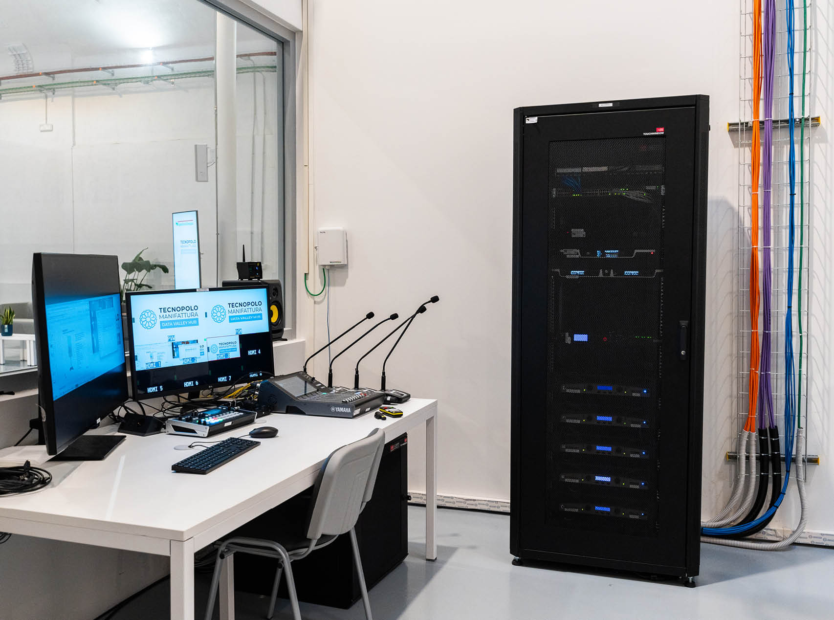Touchwindow - Hardware, audiovisual solutions, and automation systems driving digital innovation.