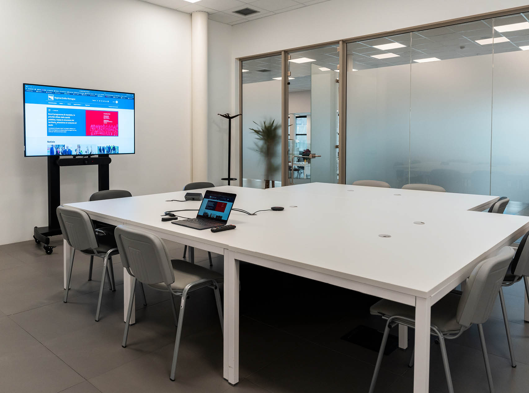 Touchwindow - Hardware, audiovisual solutions, and automation systems driving digital innovation.