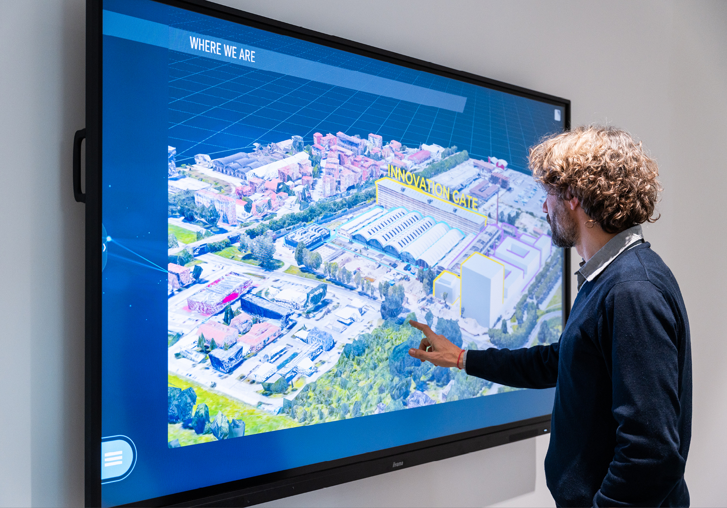 Touchwindow - Allestimento Multimediale Interattivo per CINECA: tecnologie immersive e innovazione
