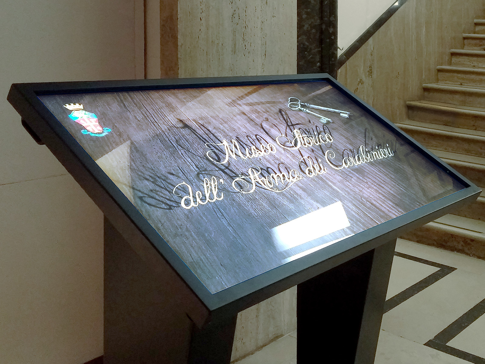 Touchwindow - An interactive thematic pathway for recounting the history of Italy