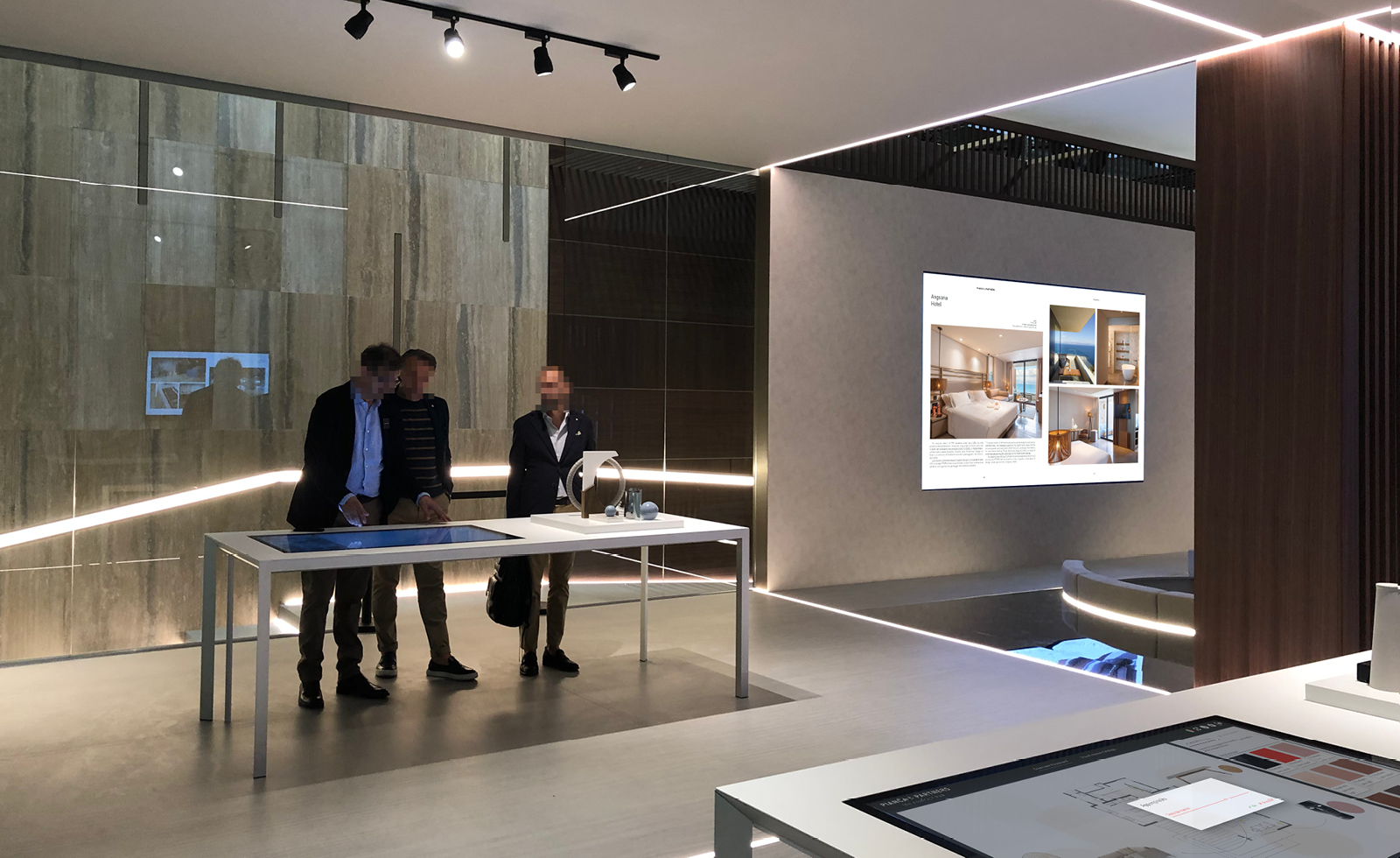 Touchwindow - Uno Spazio Multimediale al Salone del Mobile di Milano