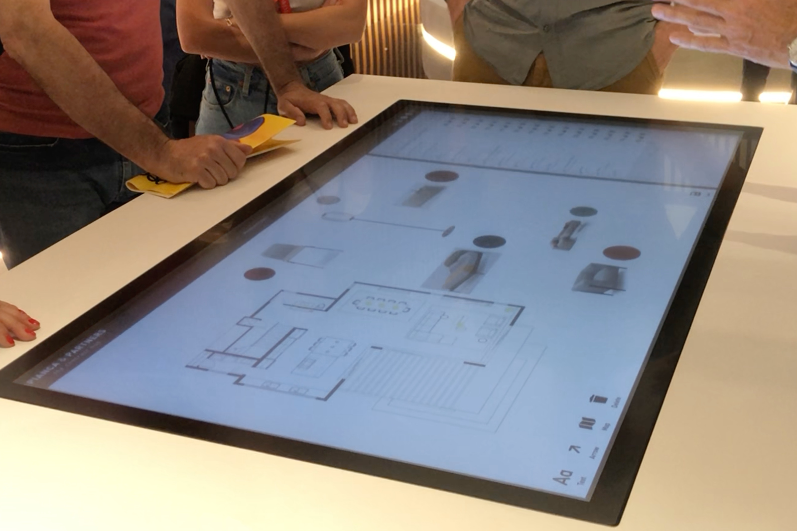 Touchwindow - Uno Spazio Multimediale al Salone del Mobile di Milano