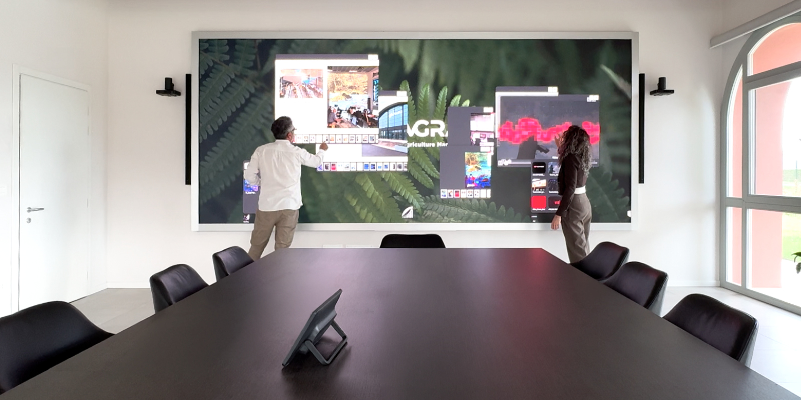 Touchwindow - Digital Workspace e Experience Center per Diagram Group