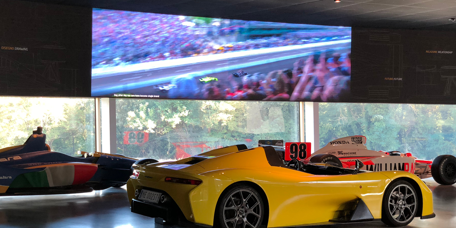 Touchwindow - Dallara Motorsport Academy: uno spazio multimediale per l’eccellenza