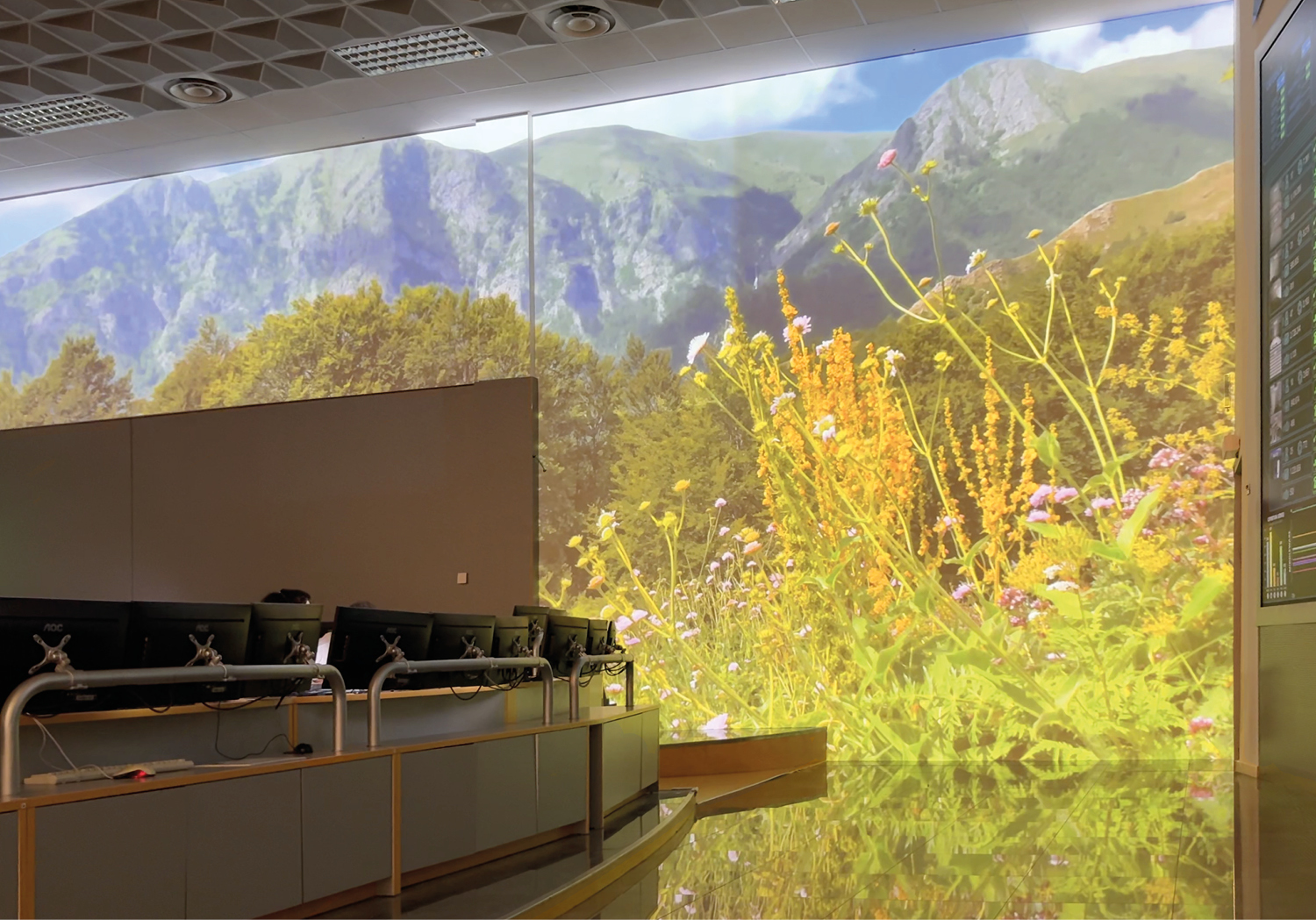 Touchwindow - HeraTech Control Room: Digital Wellbeing between technology and nature