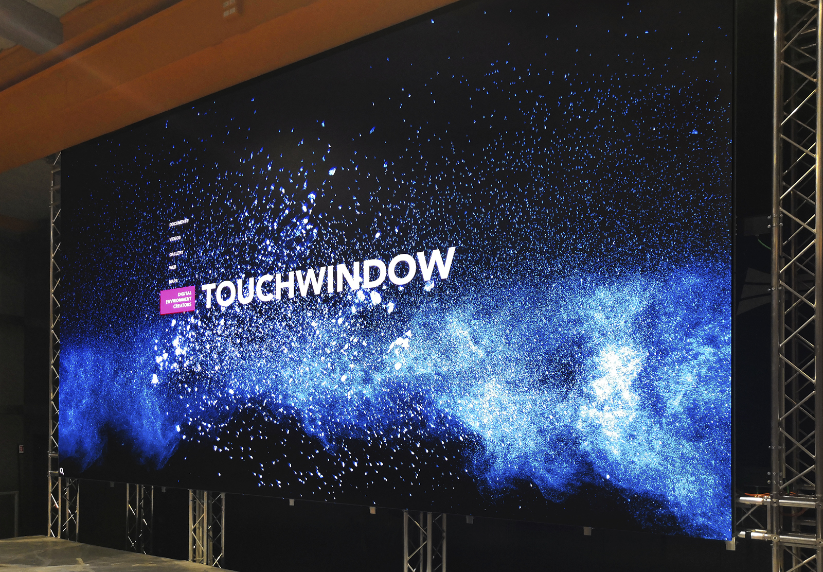 Touchwindow - Una struttura storica diventa auditorium