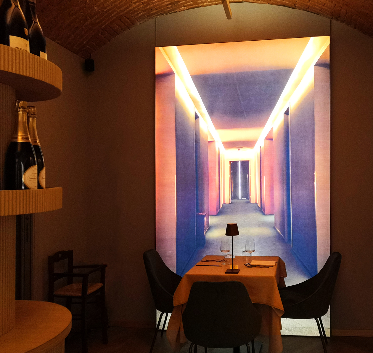 Touchwindow - Blu Food, an immersive gastronomic experience in the center of Milan