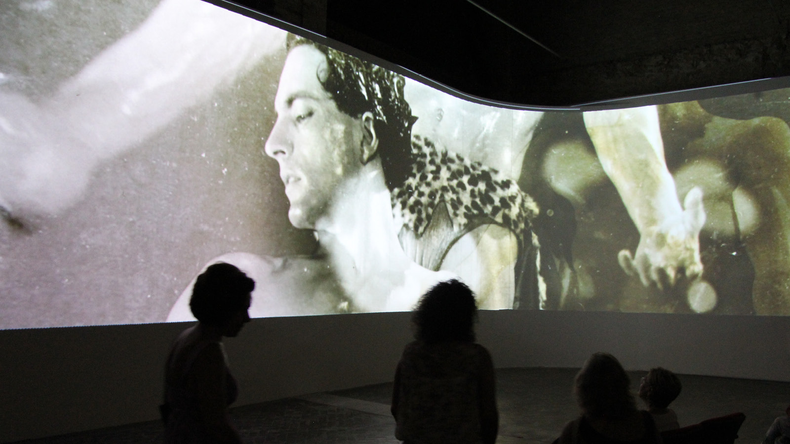 Touchwindow - Spadò: dance, painting, film, music and technology